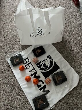 BetMGM Branded Gift Set